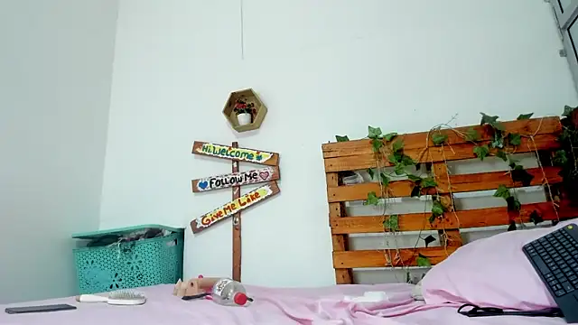 Snapshot of cris_dulce chatting on 03.25.26 cris dulce online show from 03.25.26