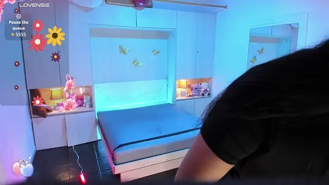 LilyWhitney online show from 03.31.26