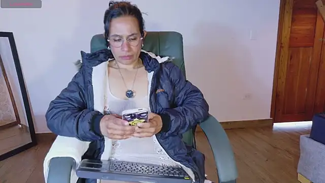 Vanessa 7  online show from 02.17.26