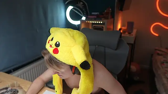 Snapshot of Serxyi chatting on 01.11.26 Serxyi online show from 01.11.26