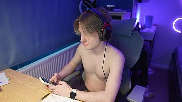 Snapshot of Serxyi chatting on 03.20.26 Serxyi online show from 03.20.26