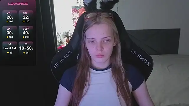 Luna Navy online show from 10.26.25