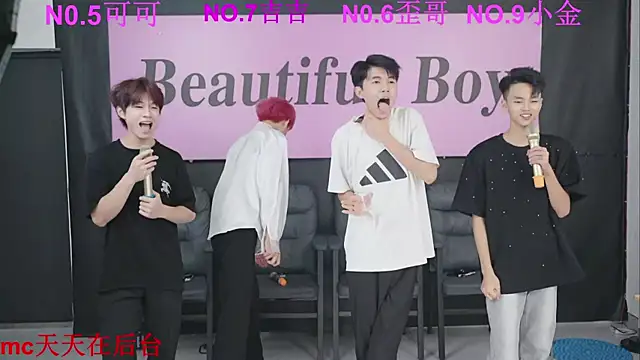 Snapshot of Beautifulboys-777 chatting on 09.22.25 Beautifulboys-777 online show from 09.22.25