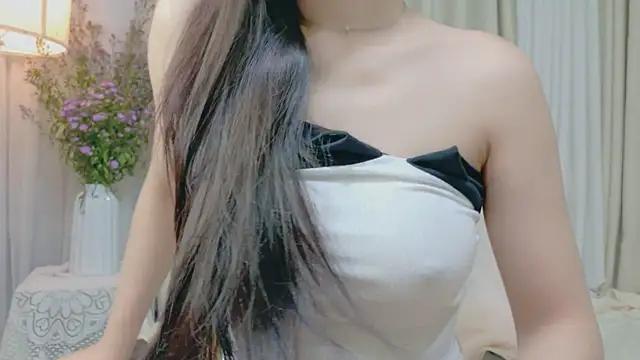 Snapshot of Vessi-babe chatting on 05.29.26 Vessi-babe online show from 05.29.26