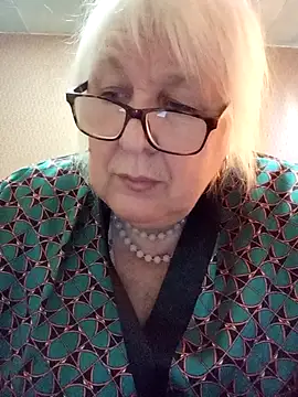 Alexia64231 online show from 10.29.25