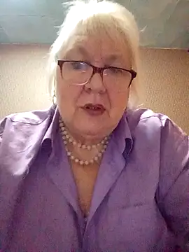 Alexia64231 online show from 10.31.25