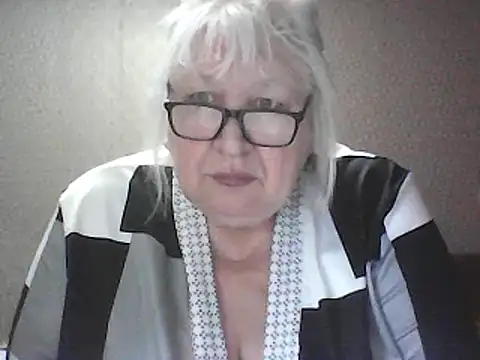 Alexia64231 online show from 04.25.26