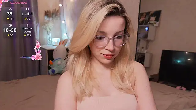 peachii meow online show from 04.18.26