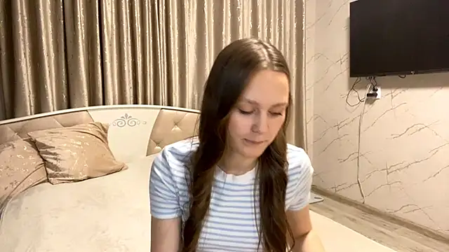 Snapshot of SoSweetGirl chatting on 10.08.25 SoSweetGirl online show from 10.08.25
