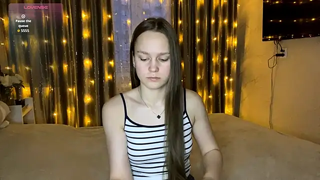 SoSweetGirl online show from 12.17.25