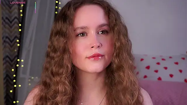 Snapshot of SusannaScholler chatting on 04.30.26 SusannaScholler online show from 04.30.26