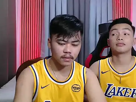 hot emman online show from 11.24.25