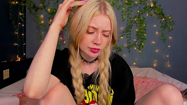 Lillie Berry online show from 07.14.26