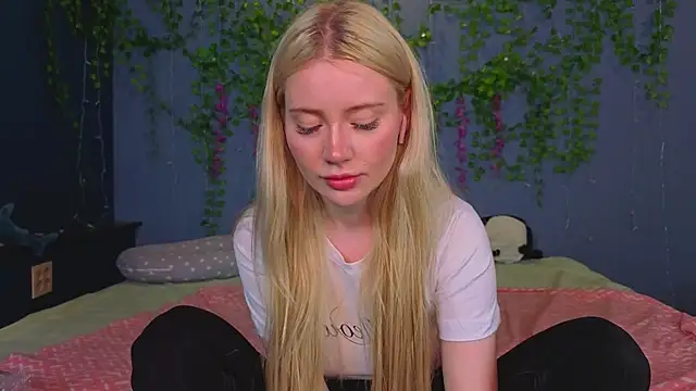 Lillie Berry online show from 07.24.26