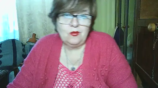 Snapshot of VeronicaGold511 chatting on 10.17.25 VeronicaGold511 online show from 10.17.25