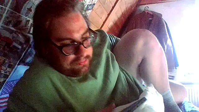 Snapshot of chubbyDavid1998 chatting on 10.27.25 chubbyDavid1998 online show from 10.27.25