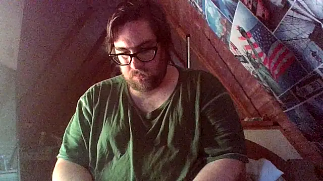 Snapshot of chubbyDavid1998 chatting on 10.29.25 chubbyDavid1998 online show from 10.29.25