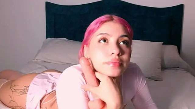 angelinhaaa online show from 11.16.25