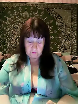 Snapshot of CrystalLime6411 chatting on 04.17.26 CrystalLime6411 online show from 04.17.26