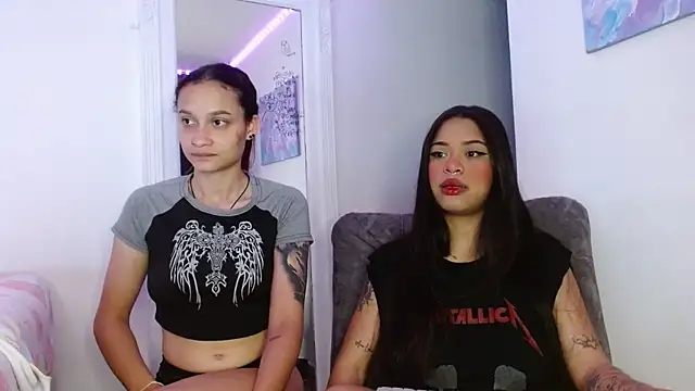 Snapshot of reina_reina chatting on 02.23.26 reina reina online show from 02.23.26