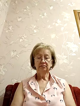 Snapshot of AlikaSwan5821 chatting on 09.17.25 AlikaSwan5821 online show from 09.17.25