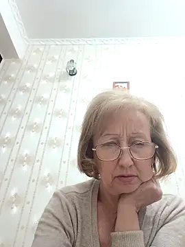 Snapshot of AlikaSwan5821 chatting on 09.27.25 AlikaSwan5821 online show from 09.27.25