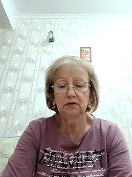 Snapshot of AlikaSwan5821 chatting on 10.27.25 AlikaSwan5821 online show from 10.27.25