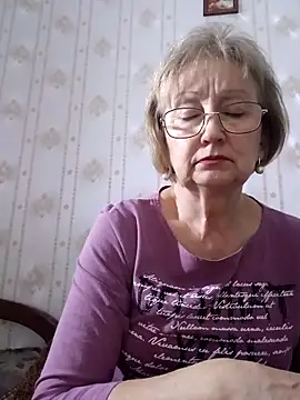 Snapshot of AlikaSwan5821 chatting on 11.10.25 AlikaSwan5821 online show from 11.10.25