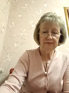 Snapshot of AlikaSwan5821 chatting on 11.29.25 AlikaSwan5821 online show from 11.29.25