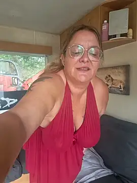 Snapshot of Misspapillon1840 chatting on 09.20.25 Misspapillon1840 online show from 09.20.25