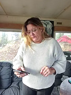 Snapshot of Misspapillon1840 chatting on 11.16.25 Misspapillon1840 online show from 11.16.25