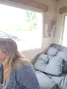 Snapshot of Misspapillon1840 chatting on 11.24.25 Misspapillon1840 online show from 11.24.25