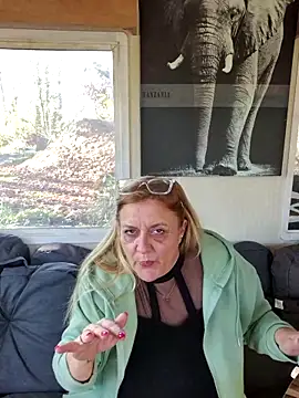 Snapshot of Misspapillon1840 chatting on 11.26.25 Misspapillon1840 online show from 11.26.25