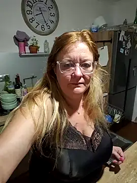 Snapshot of Misspapillon1840 chatting on 11.28.25 Misspapillon1840 online show from 11.28.25