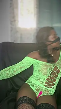  foreigntitts online show from 10.28.25