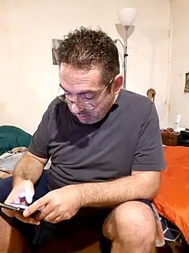 Snapshot of Jouons-ensembles2 chatting on 11.16.25 Jouons-ensembles2 online show from 11.16.25