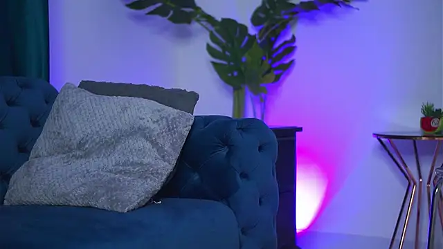 NinaSolenne online show from 03.04.26