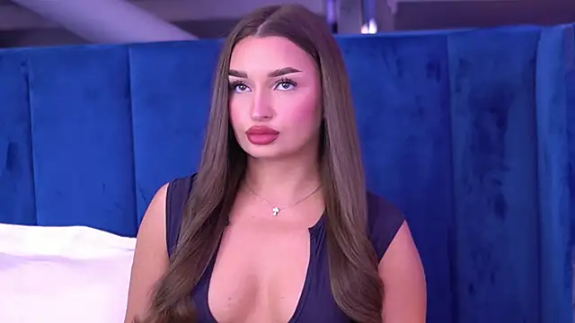 MillaSerene online show from 10.18.25