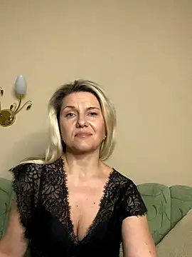 AliceSwan4011 online show from 11.03.25