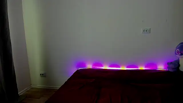 Snapshot of Alice_next_door chatting on 09.09.25 Alice next door online show from 09.09.25