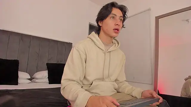 AlexanderHall online show from 09.20.25