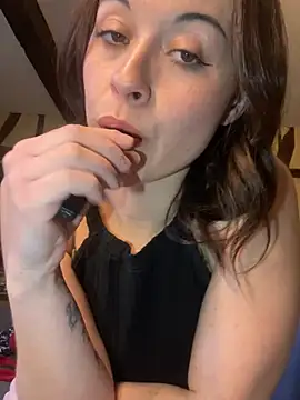 Snapshot of Toto-pika chatting on 02.24.26 Toto-pika online show from 02.24.26