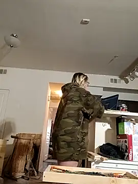 Snapshot of PremiumKitty chatting on 01.31.26 PremiumKitty online show from 01.31.26