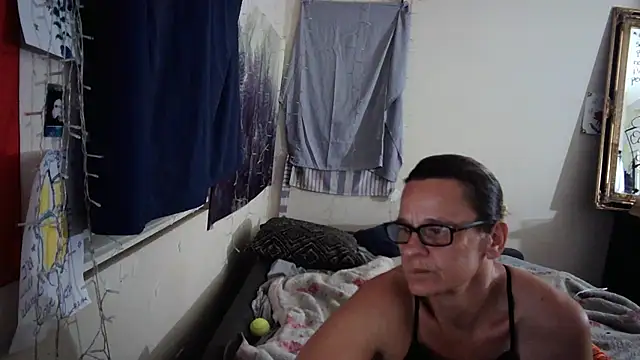 Snapshot of PremiumKitty chatting on 03.16.26 PremiumKitty online show from 03.16.26