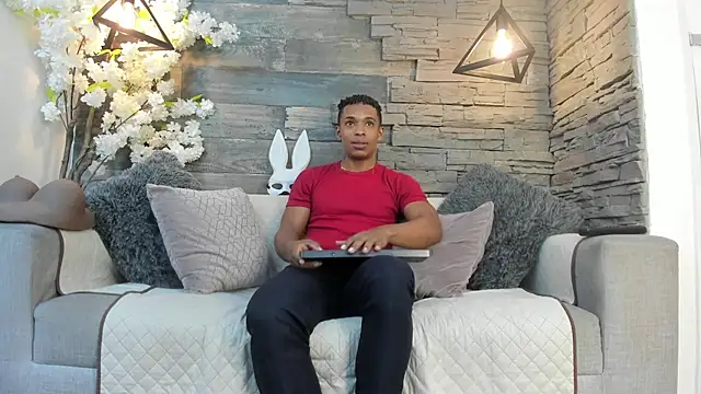 Snapshot of ItaloMoore chatting on 10.12.25 ItaloMoore online show from 10.12.25