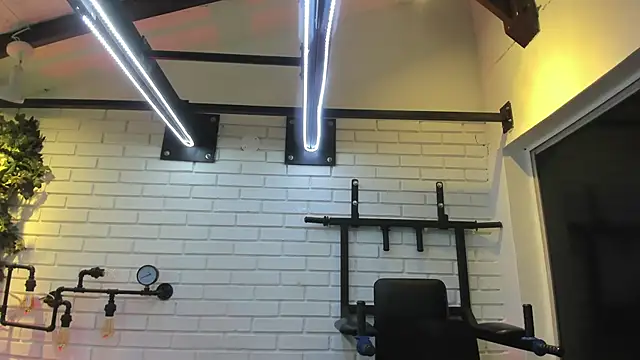 ItaloMoore online show from 11.04.25