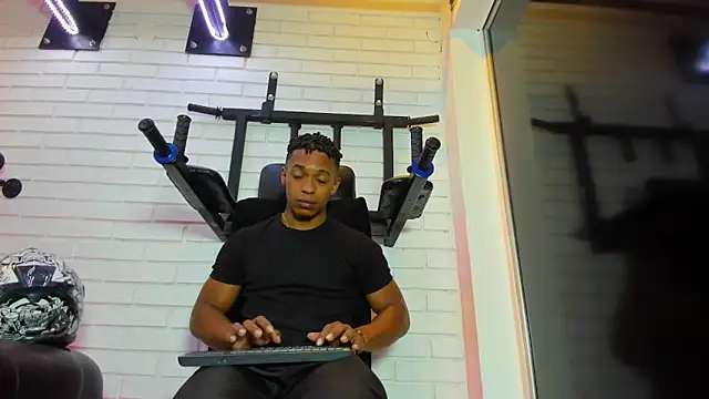 ItaloMoore online show from 11.29.25