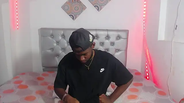 eebony stallion online show from 12.04.25