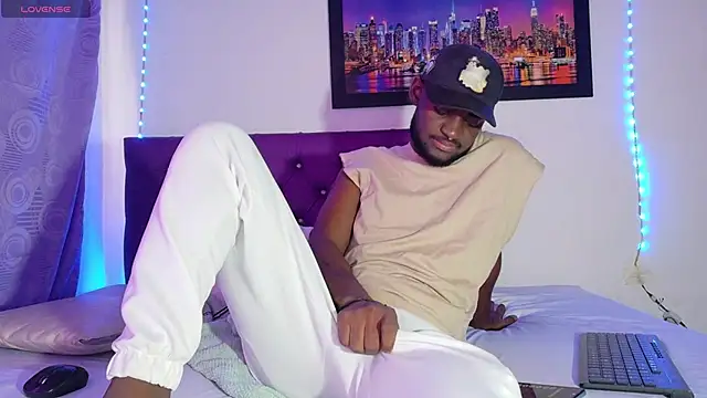 Snapshot of eebony_stallion chatting on 04.23.26 eebony stallion online show from 04.23.26