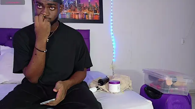 Snapshot of eebony_stallion chatting on 04.27.26 eebony stallion online show from 04.27.26